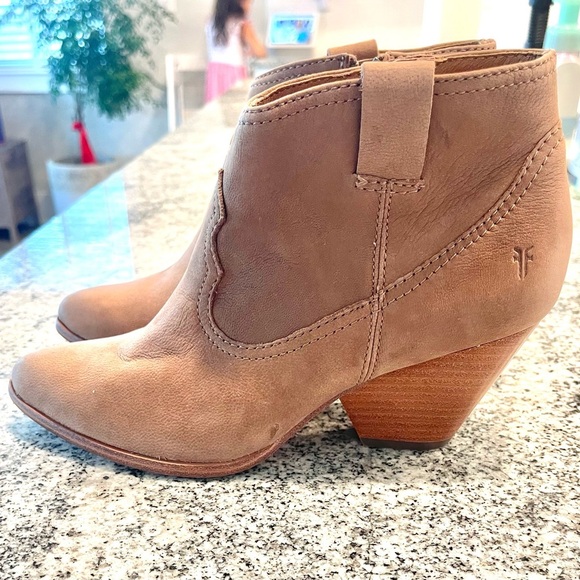 Frye Shoes - Frye Women's Reyna Ankle Booties